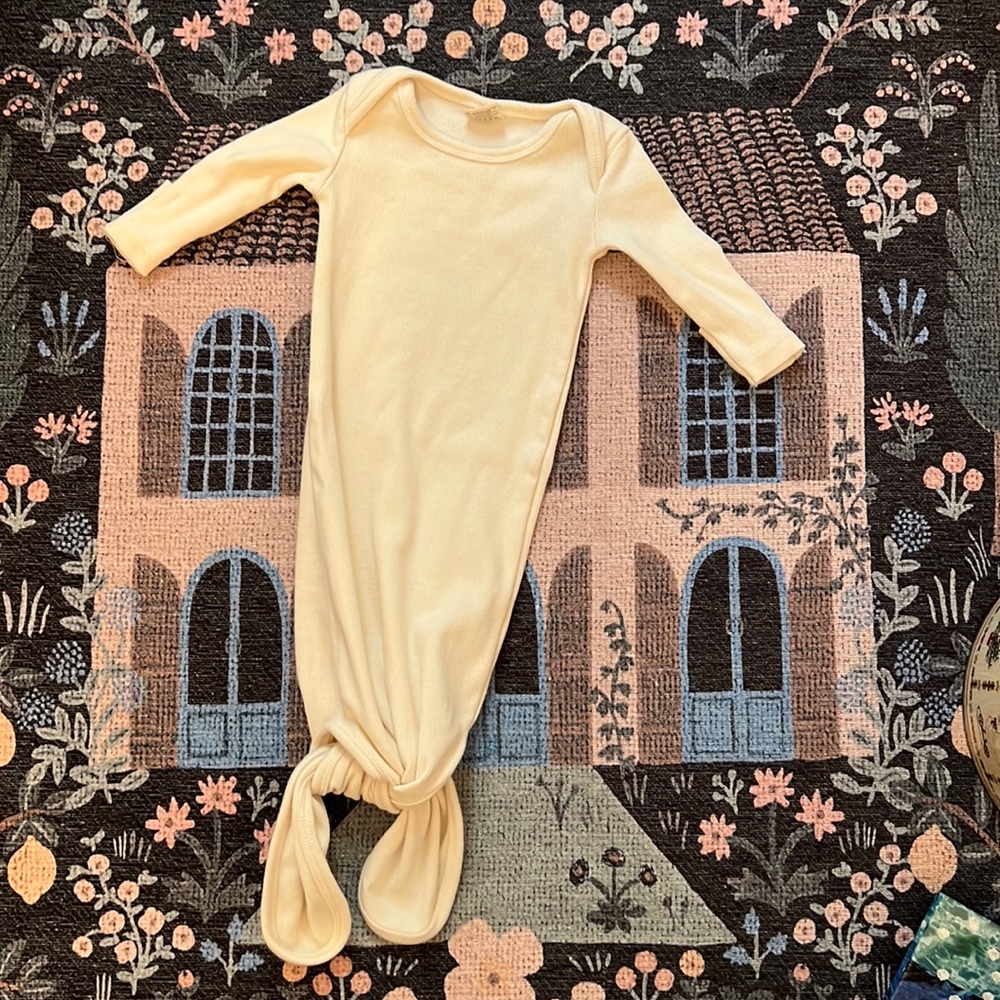 Mushie Knotted Baby Gown